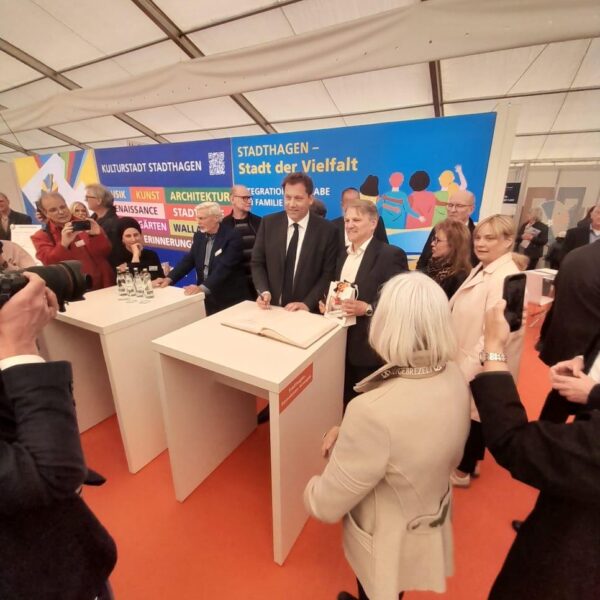 Bürgermeister Oliver Theiß auf der Schaumburger Regionalschau 2026 neben Bundesfinanzminister Lars Klingbeil